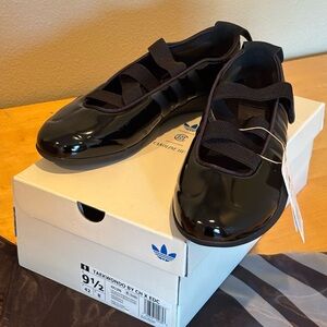 WOMEN'S ADIDAS TAEKWONDO BY CAROLINE HU (9.5)